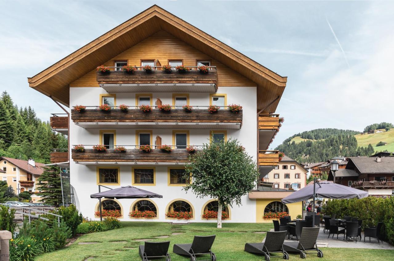 Hotel Oswald Selva di Val Gardena Zewnętrze zdjęcie